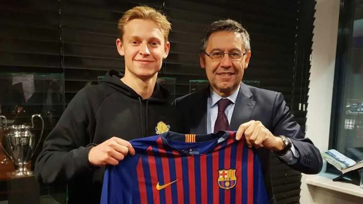 والد دي يونغ يكشف سر تحول صفقة نجله من باريس سان جيرمان إلى نادي برشلونة (فيديو)