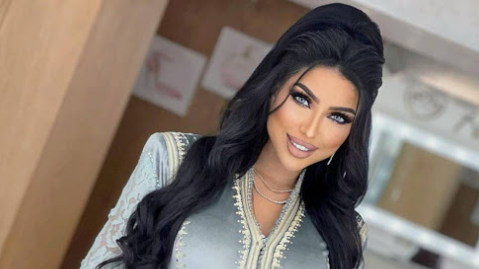 أول ظهور للفنانة المغربية دنيا بطمة بعد خروجها من السجن (فيديو)