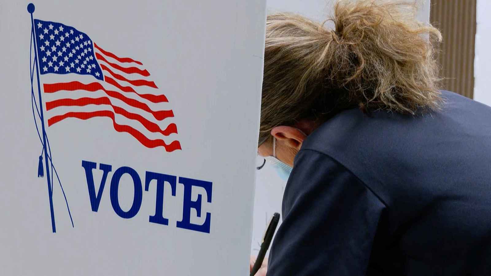 "كتل متأرجحة".. عين على ترامب وأخرى على هاريس