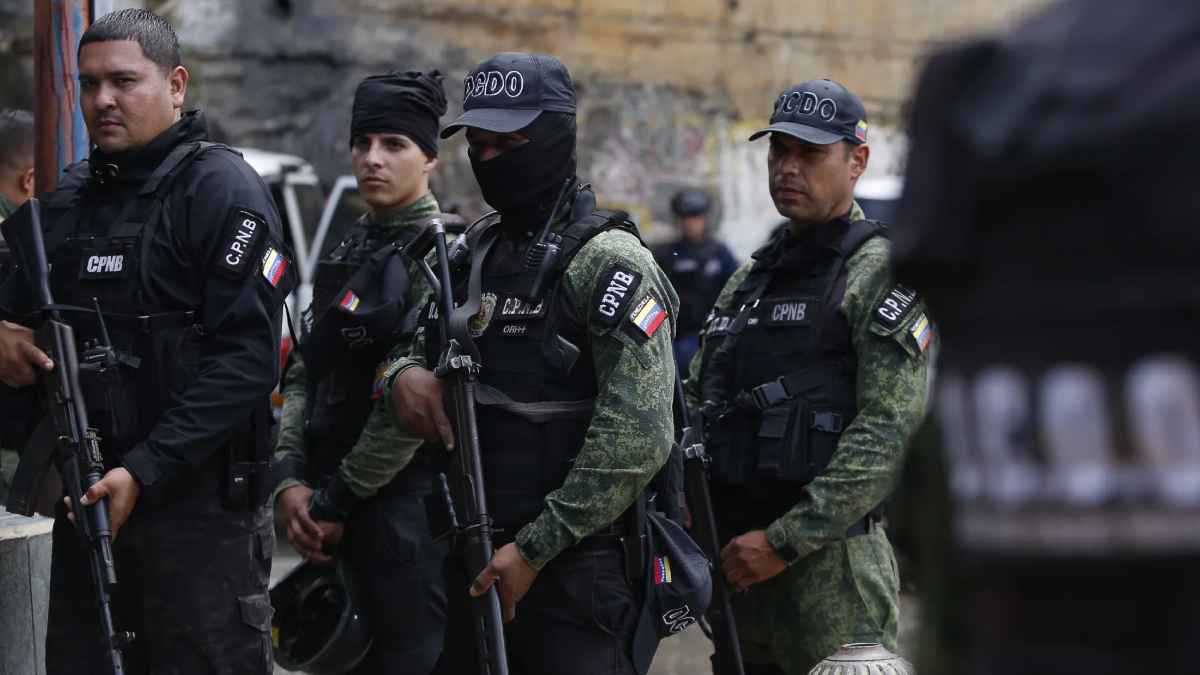 مناهض لمادورو.. السلطات الفنزويلية تعتقل مدير موقع إخباري