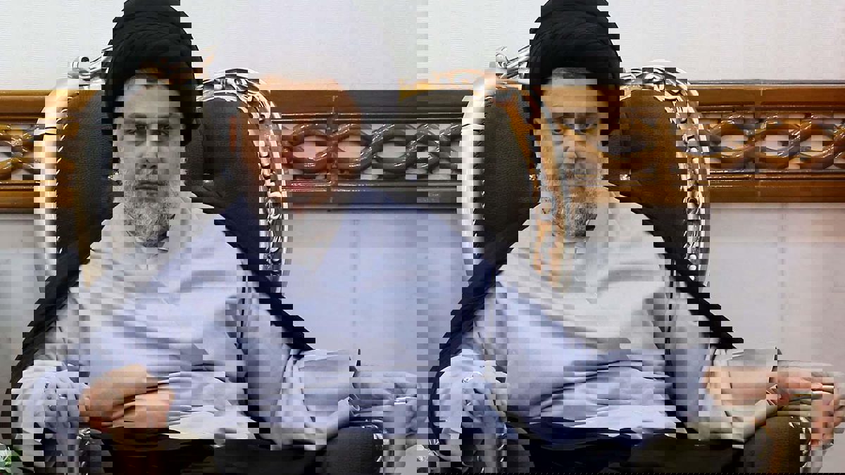 بعد إعلانه نهاية الحكومة العراقية.. مقتدى الصدر في إيران (صور)