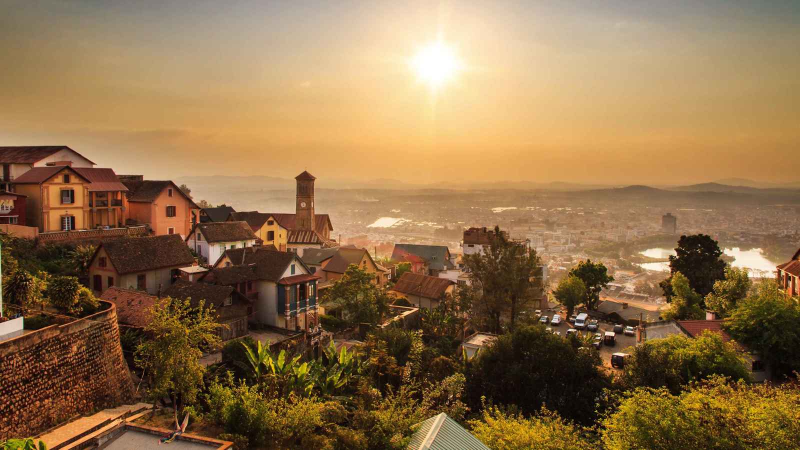 "أنتاناناريفو".. مدينة التقاليد وجوهرة مدغشقر المخفية (صور)