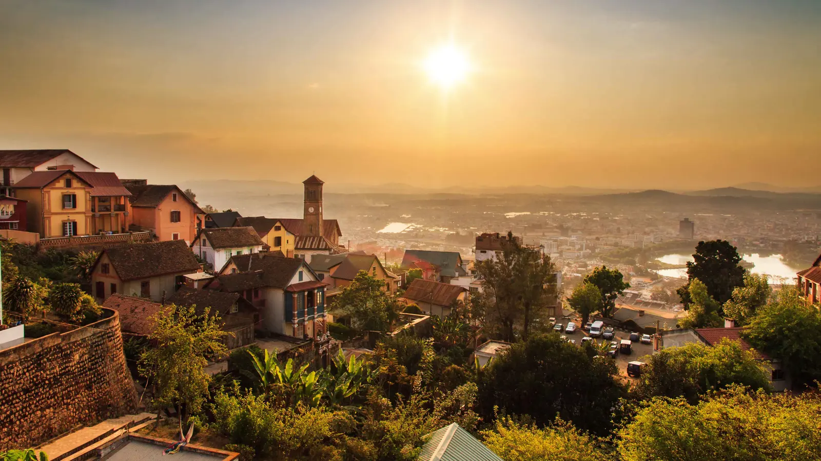"أنتاناناريفو".. مدينة التقاليد وجوهرة مدغشقر المخفية (صور)