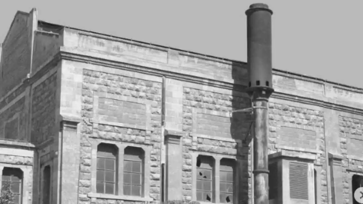 إقامة مهرجان ثقافي بمقر شركة كهرباء في سوريا (صور)