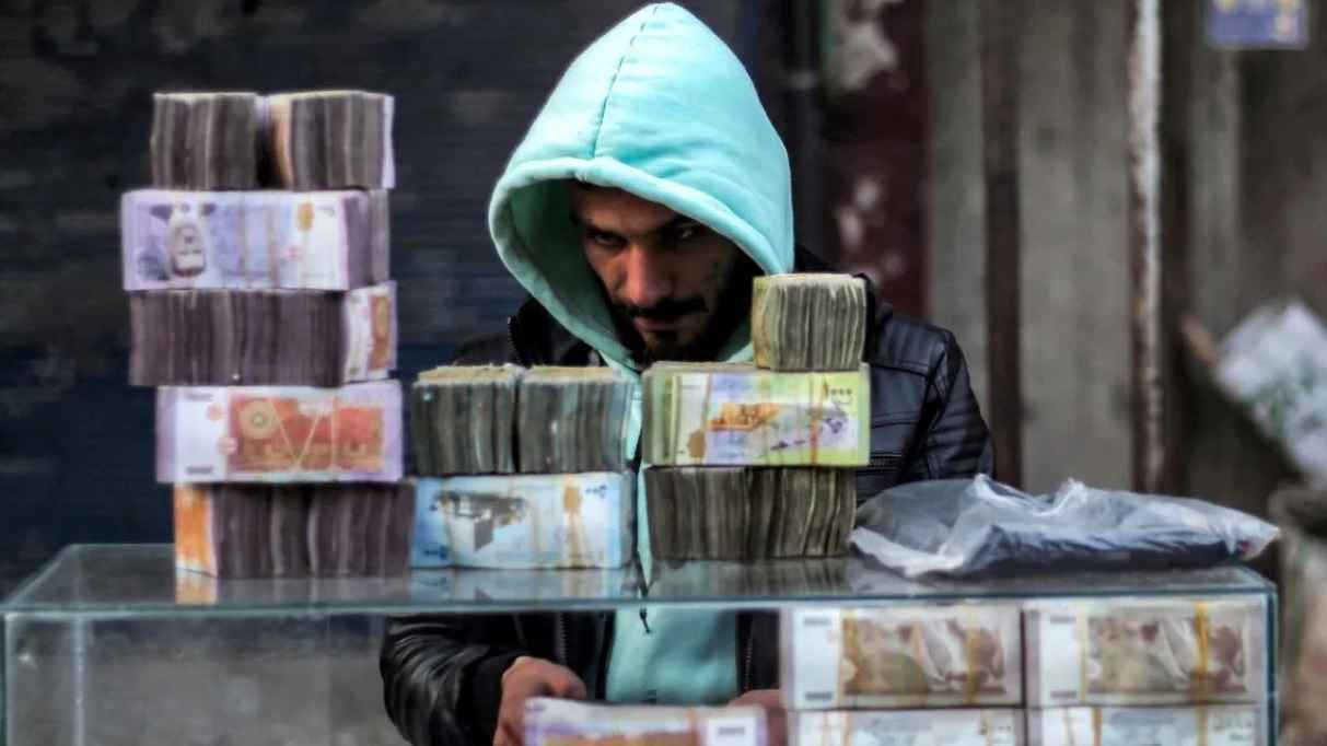 بعد رفع العقوبات.. سوريا تُجري إصلاحات شاملة لنظامها المالي