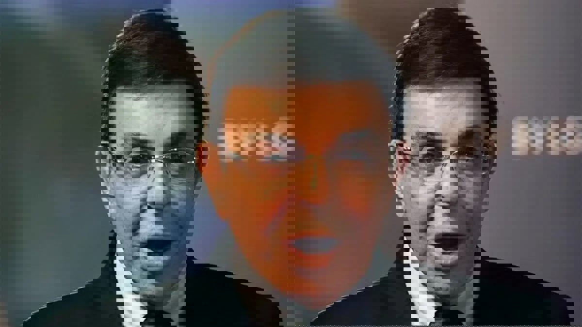 منى عراقي تثير الجدل بنشر فيديو للراحل سمير صبري