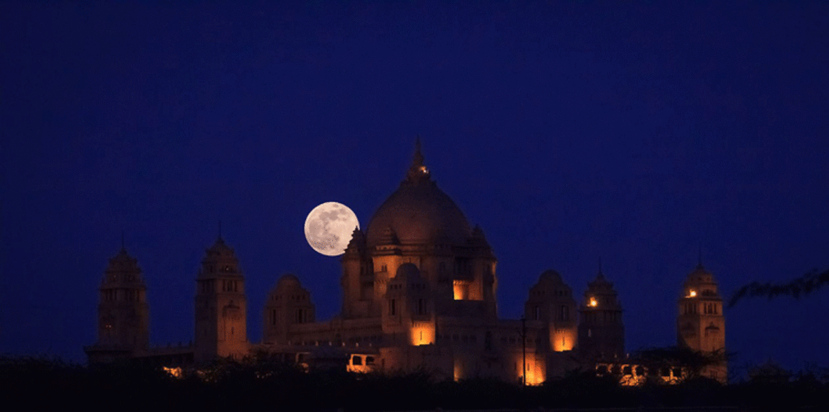 القمر "العملاق" الليلة.. ظاهرة فلكية لن تتكرر قبل 2034