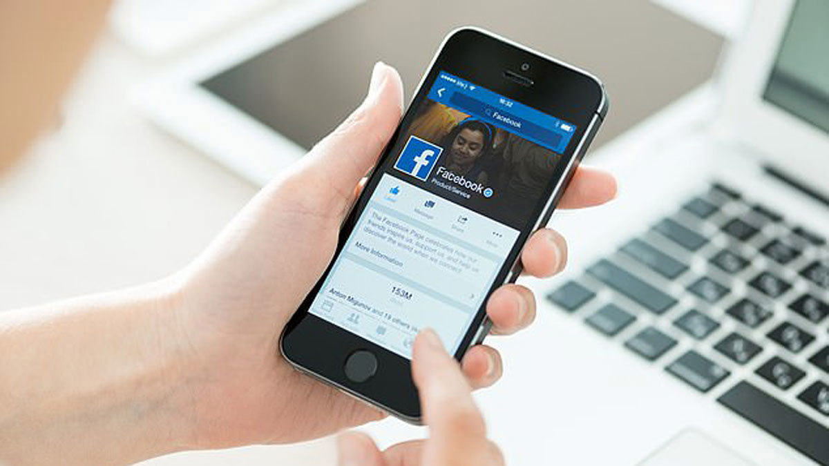 بعد اتهامها بالتجسس.. "فيسبوك" تُعالج ثغرة في تطبيقها على آيفون