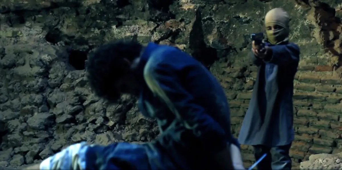 فيديو يكشف استخدام "داعش" للأطفال في قتل الرهائن (صور)