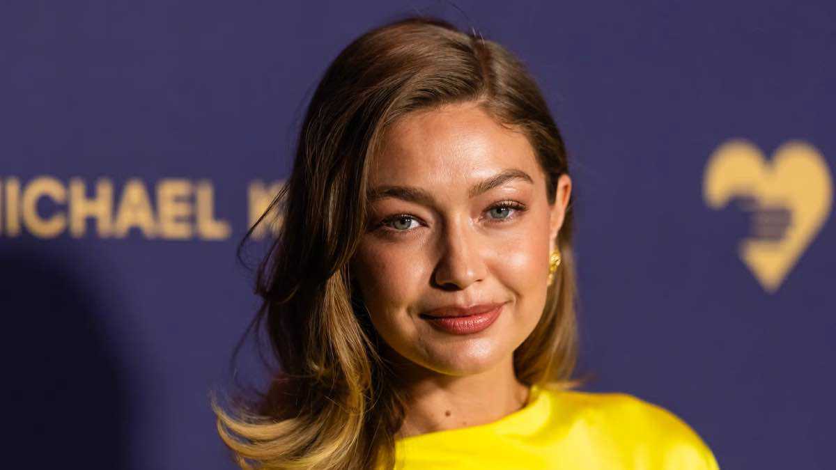 جيجي حديد تُعلق على ظهور اسمها في ملفات جيفري إبستين 