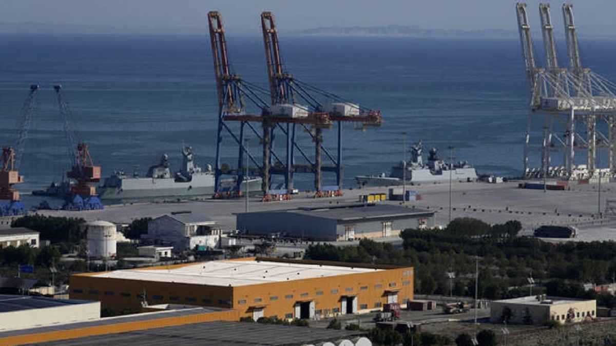 يختصر الزمن والكلفة.. باكستان تعرض على الصين "ممر جوادر – أفريقيا"