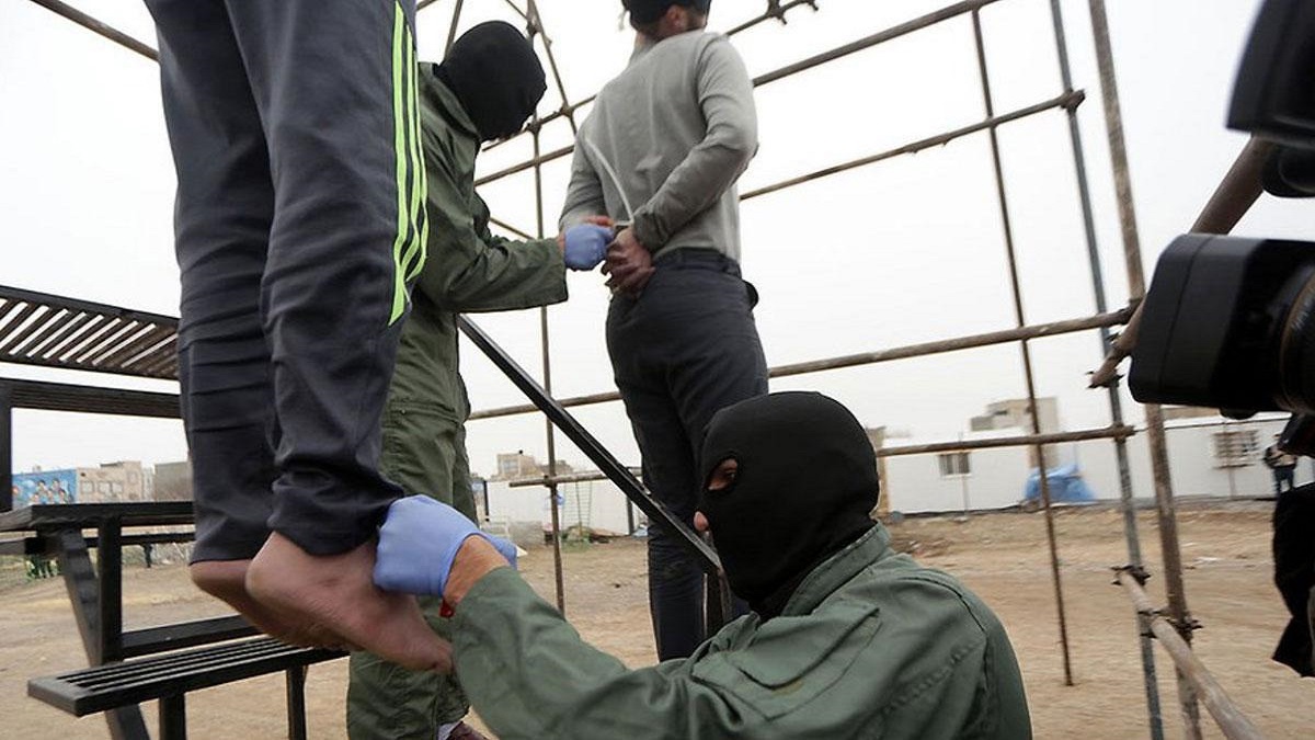 بعد أيام على تنفيذ حكم مماثل بحق 3 بلوش .. إيران تعدم اثنين من الطائفة السنية