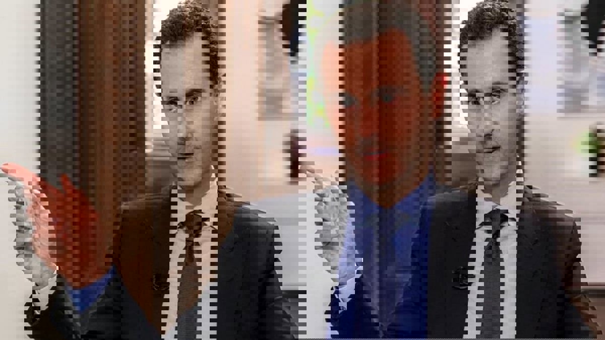 في توضيح نادر.. الرئاسة السورية تنفي أي رمزية سياسية لـ"القارورة والصقر" في خطاب الأسد حول حلب