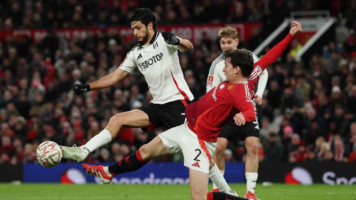 صدمة جديدة.. مانشستر يونايتد يودع كأس الاتحاد الإنجليزي أمام فولهام (فيديو)