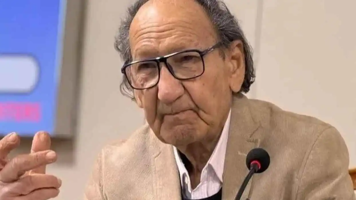 نعي واسع للشاعر والناقد العراقي البارز مالك المطلبي