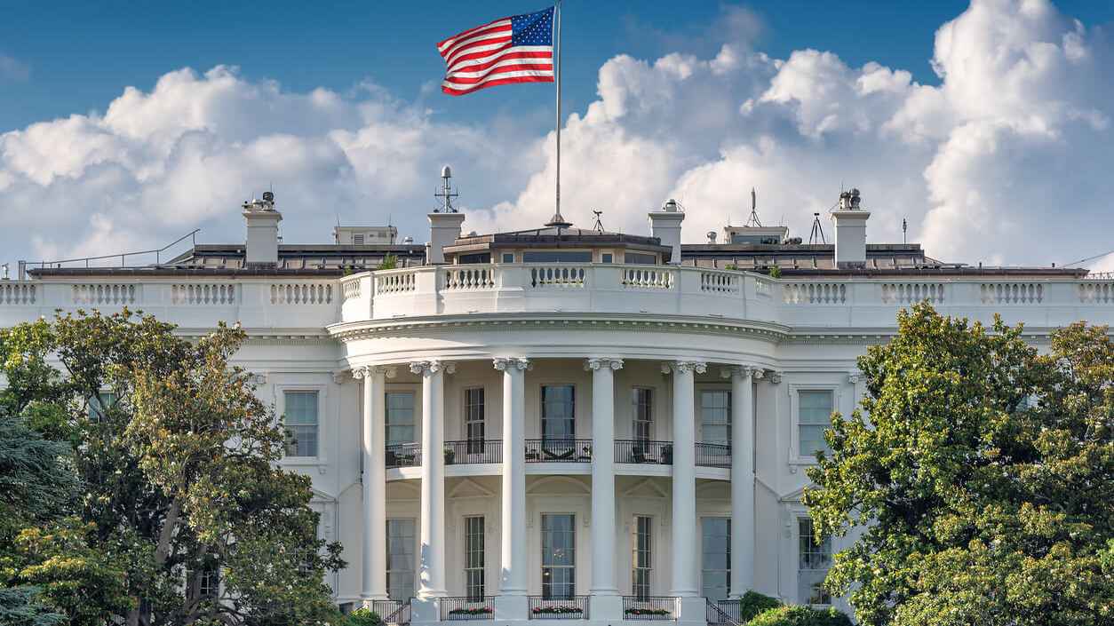 "مصدرها مجهول".. البيت الأبيض يندد بـ"رسائل عنصرية" استهدفت السود