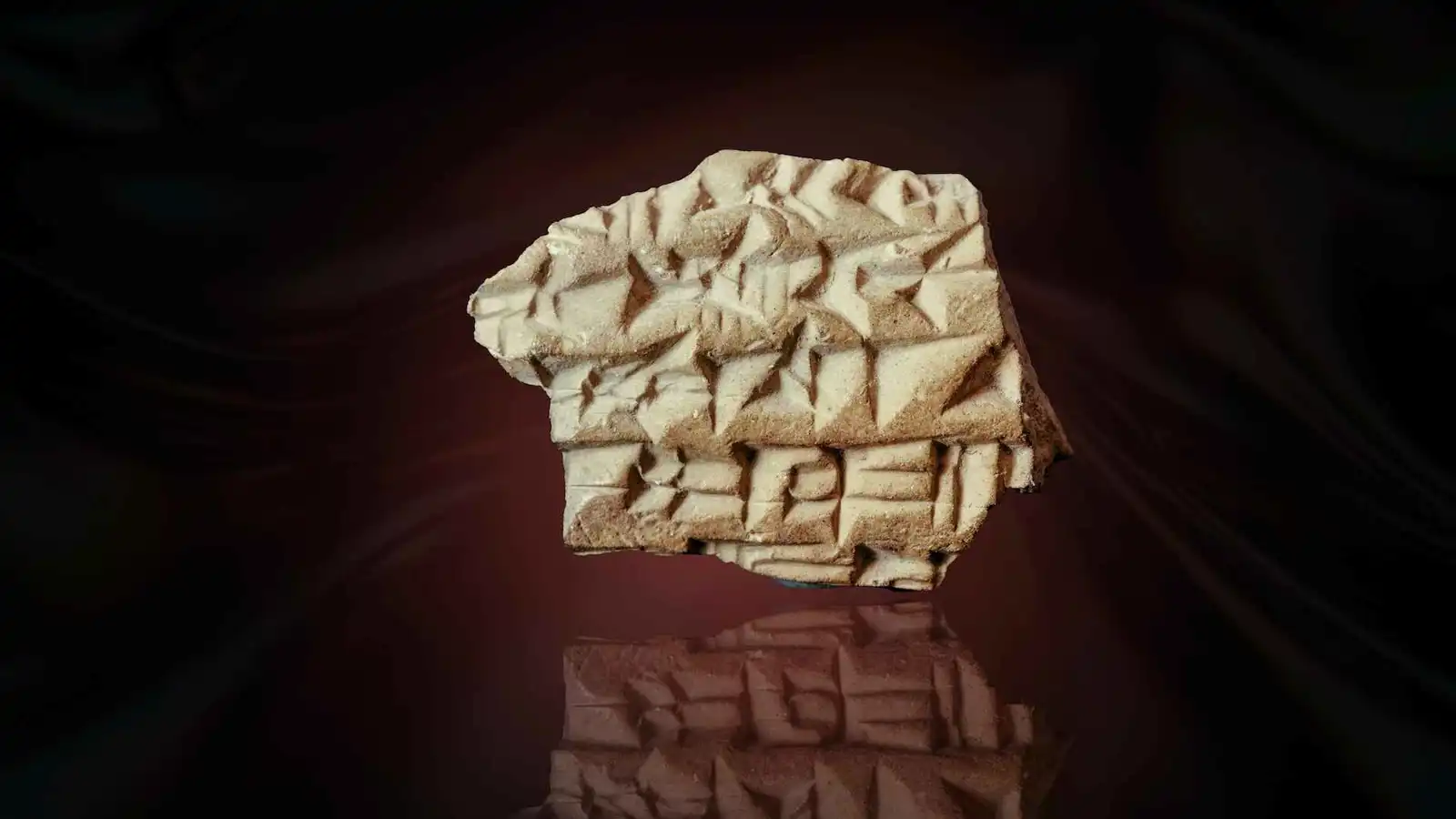 اكتشاف رسالة آشورية عمرها 2700 عام في القدس (فيديو)