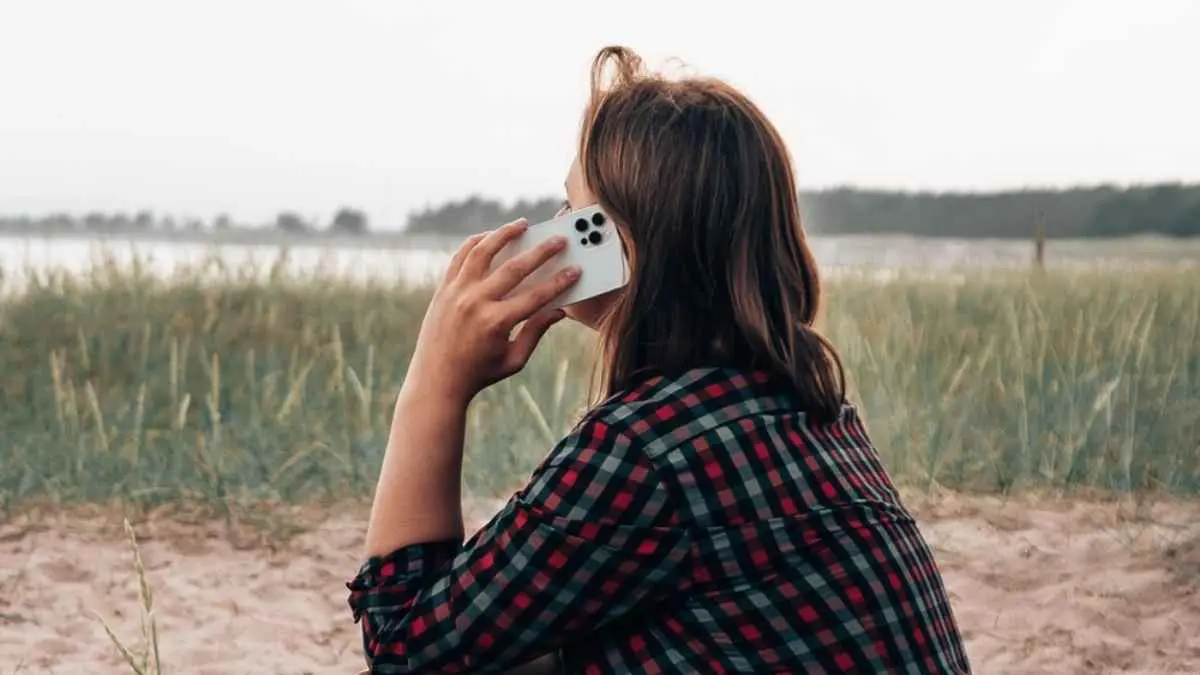 لست سعيدًا بجودة مكالمات آيفون.. قم بتغيير هذا الإعداد "فورا"