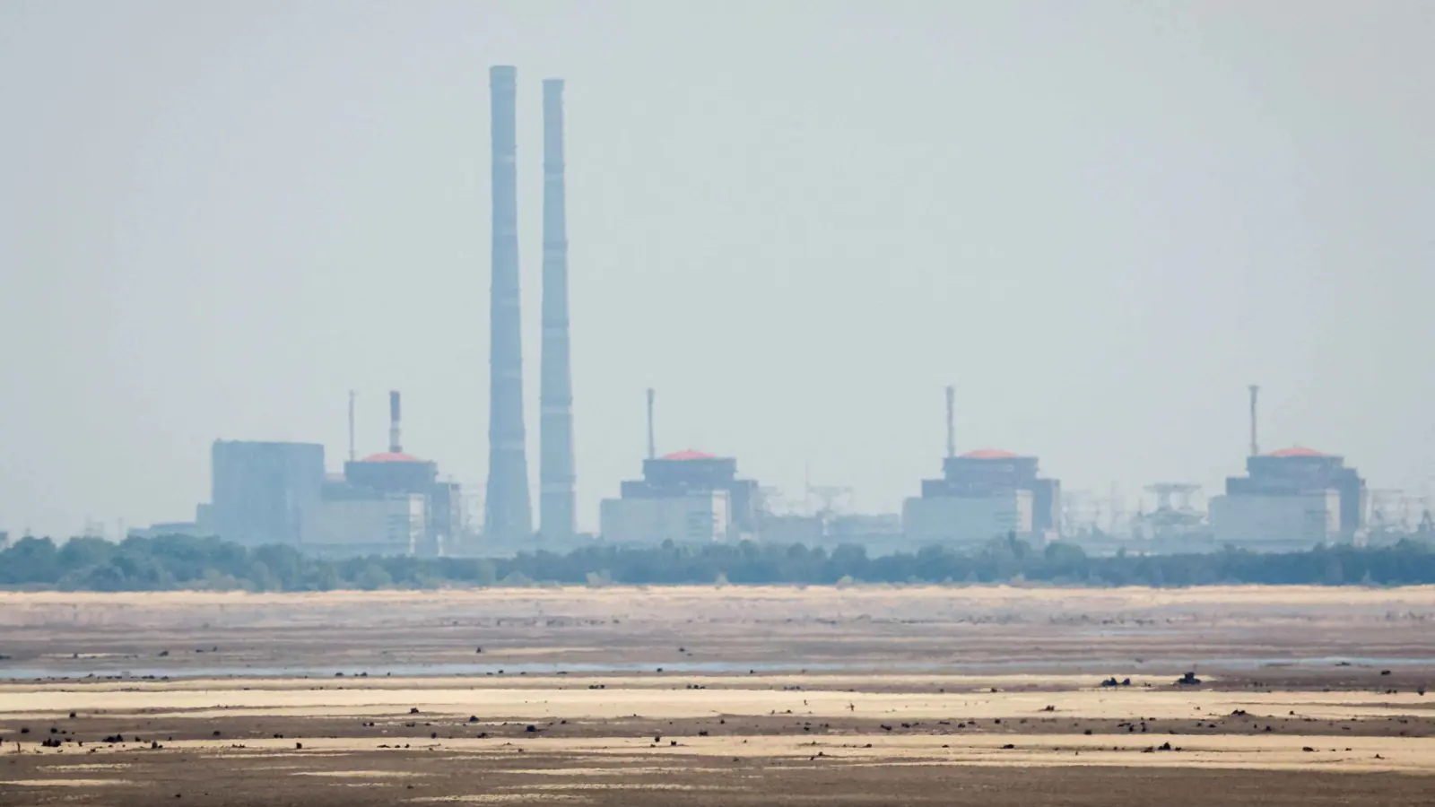 بعد تسرب مياه منها.. كشف وضع "السلامة النووية" في محطة زابوروجيا