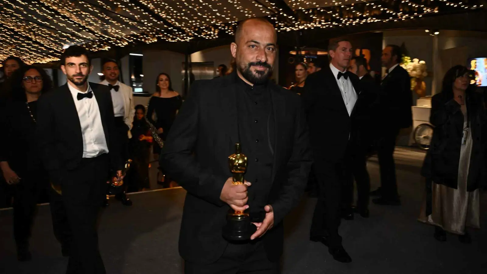 إسرائيل تفرج عن حمدان بلال مخرج "لا أرض أخرى"