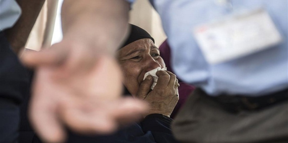 مصر تسلّم رفات ضحايا الطائرة المنكوبة لذويهم