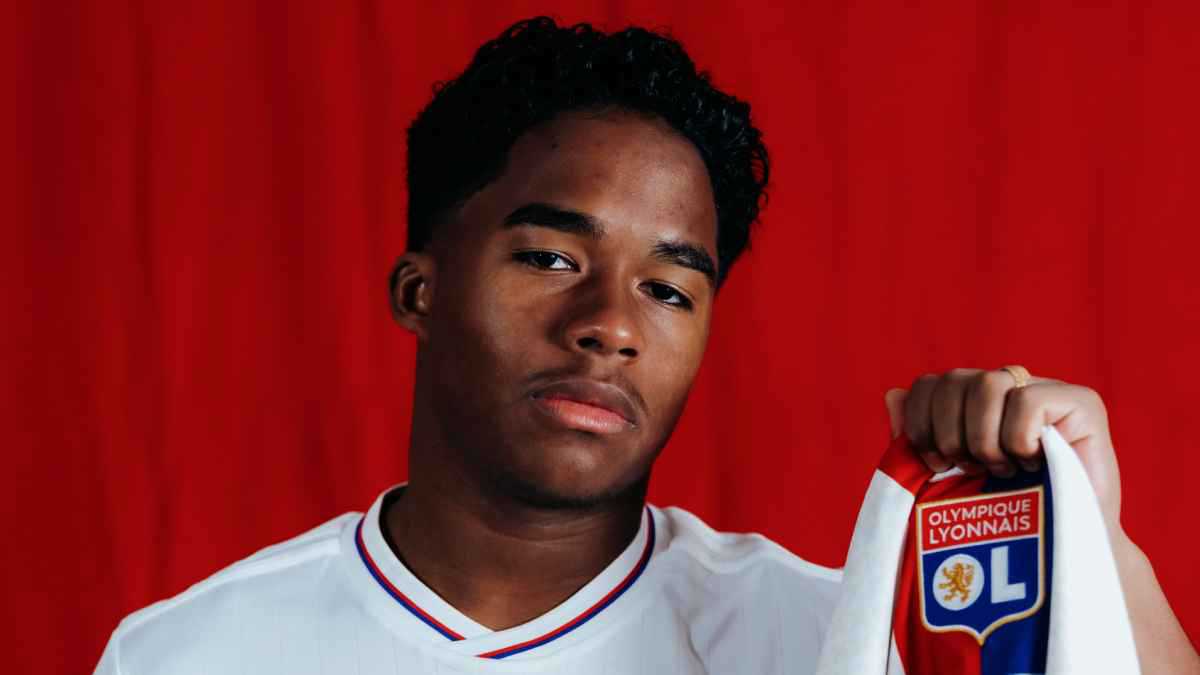 عناوين الصحف الرياضية: رحيل إندريك.. وسيمينيو يختار فريقه.. وتألق ميندي (صور) 