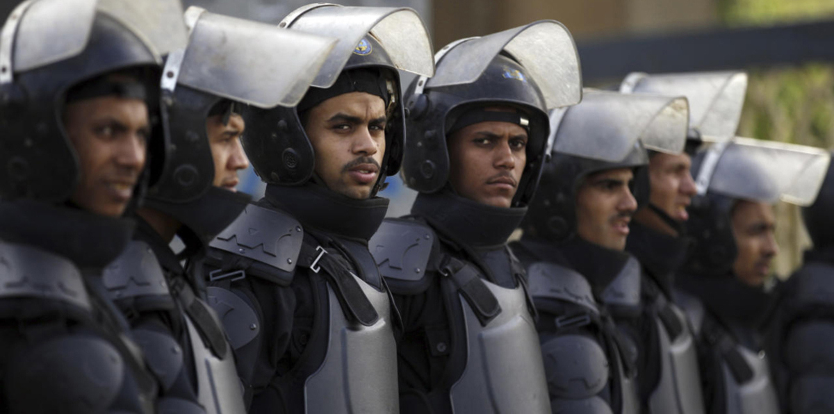 الداخلية المصرية تعلن مقتل 16 شرطيًا و15 متشددًا في هجوم الواحات