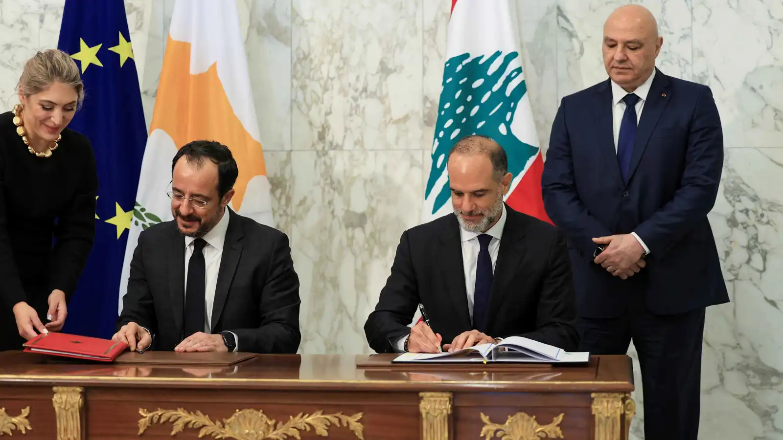 لبنان يوقع اتفاقية لترسيم الحدود البحرية مع قبرص