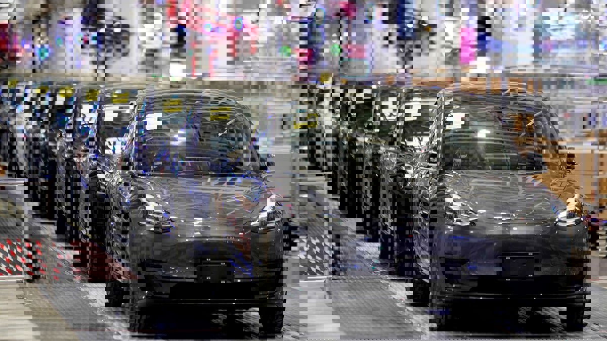 تفاؤل فرنسي إزاء ضخ "تسلا" استثمارات ضخمة 