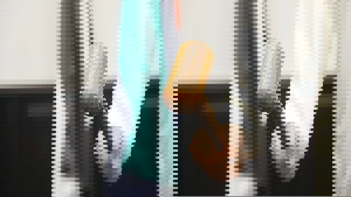 الإمارات.. شرطة دبي تضبط زائرا عربيا لقيامه بفعل فاضح في الشارع العام