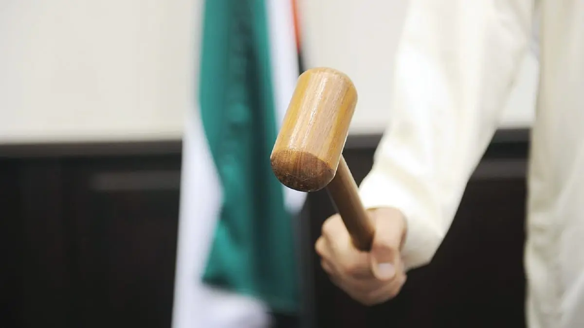 الإمارات.. شرطة دبي تضبط زائرا عربيا لقيامه بفعل فاضح في الشارع العام