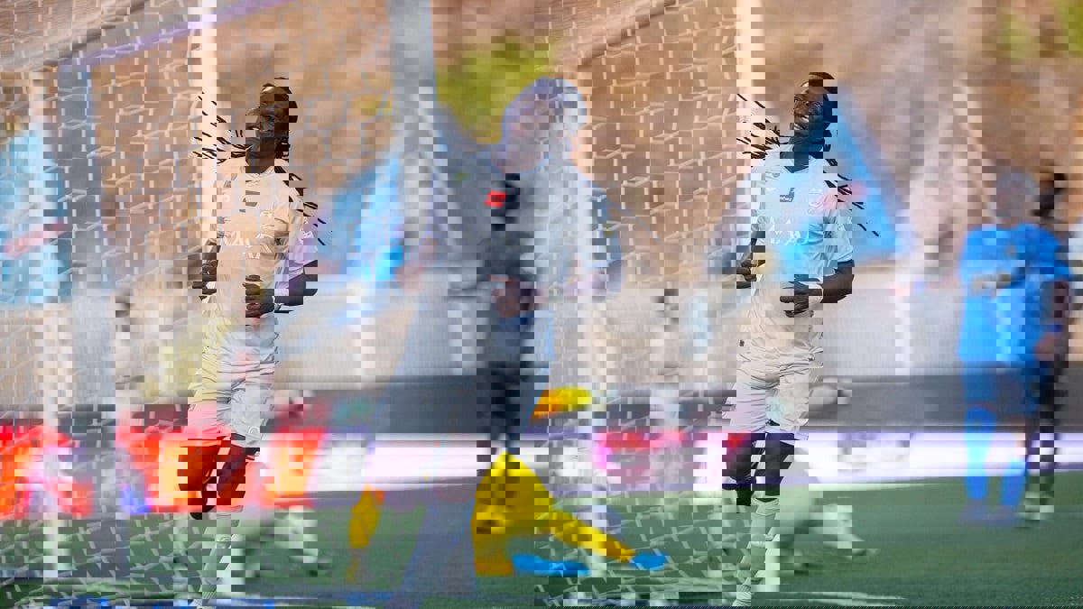 بافيتيمبي غوميز يتعرض لحالة إغماء قبل مباراة الهلال والاتفاق (فيديو)‎