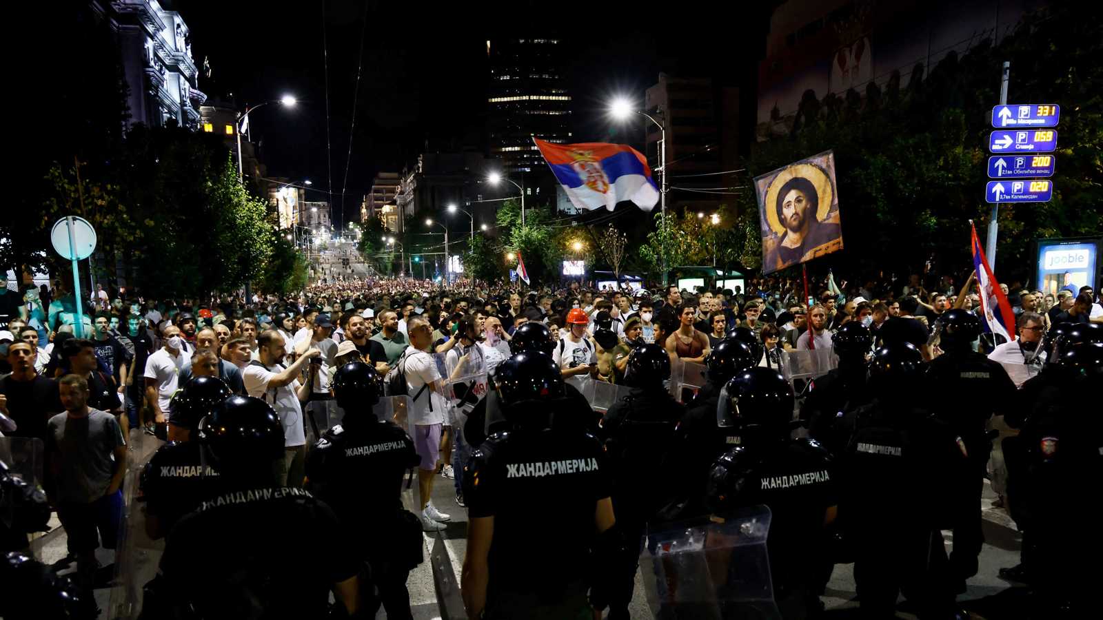 موسكو: الأوضاع في صربيا تتجه نحو العنف (فيديو)