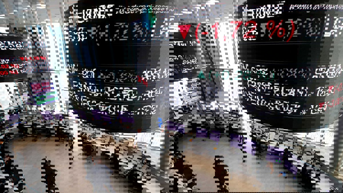 انخفاض حاد للأسهم الأوروبية وشركات السفر أكبر الخاسرين 