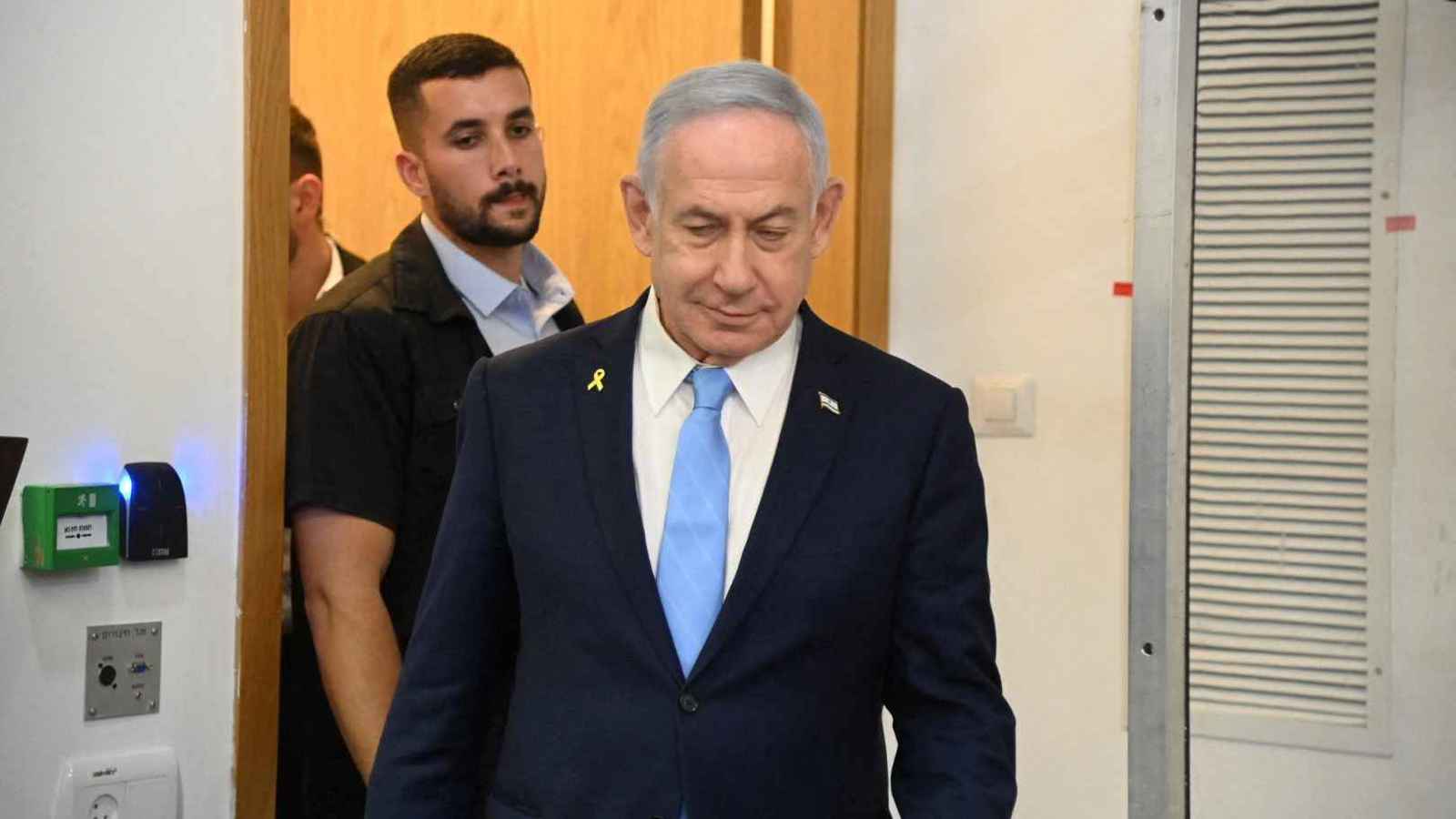 محتميا بالقضاة.. نتنياهو "تحت قصف" أسر الرهائن