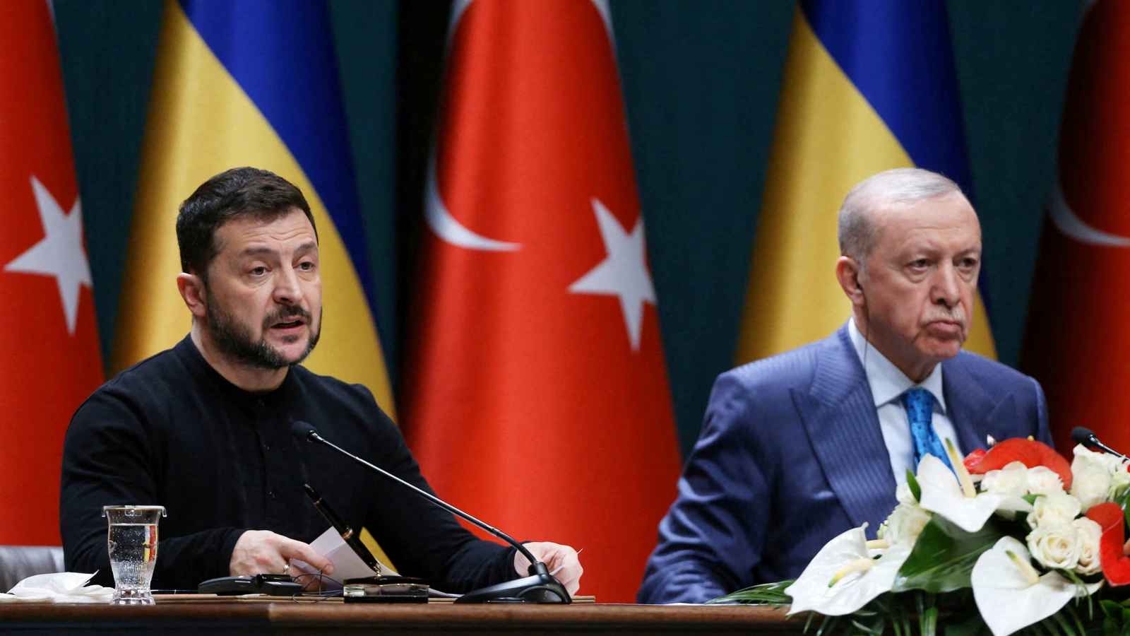 زيلينسكي: صمت روسي "غريب" بشأن مقترح المحادثات المباشرة