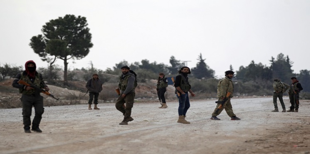 فيديو وصور.. مقاتلو المعارضة السورية يحاربون داعش في بزاعة ومساعدات تصل حمص‎