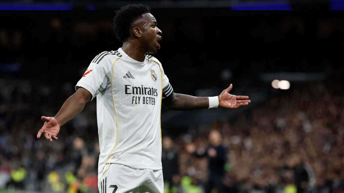 لماذا قام باستبداله؟.. رد فعل فلورنتينو بيريز على خروج فينيسيوس يثير الجدل