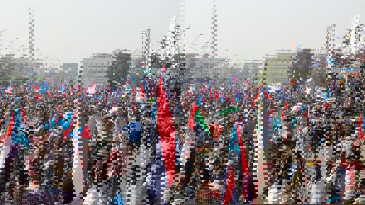 "الانتقالي الجنوبي" يعلق على تحركات الحكومة اليمنية الأخيرة