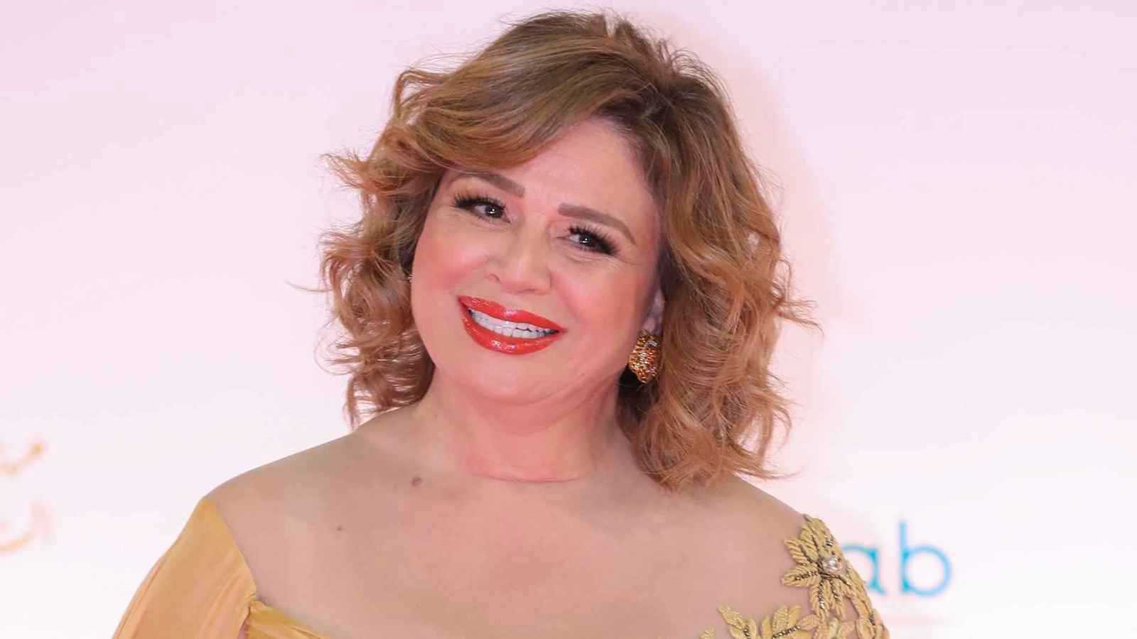 إلهام شاهين: منة شلبي تذكرني ببداياتي الفنية