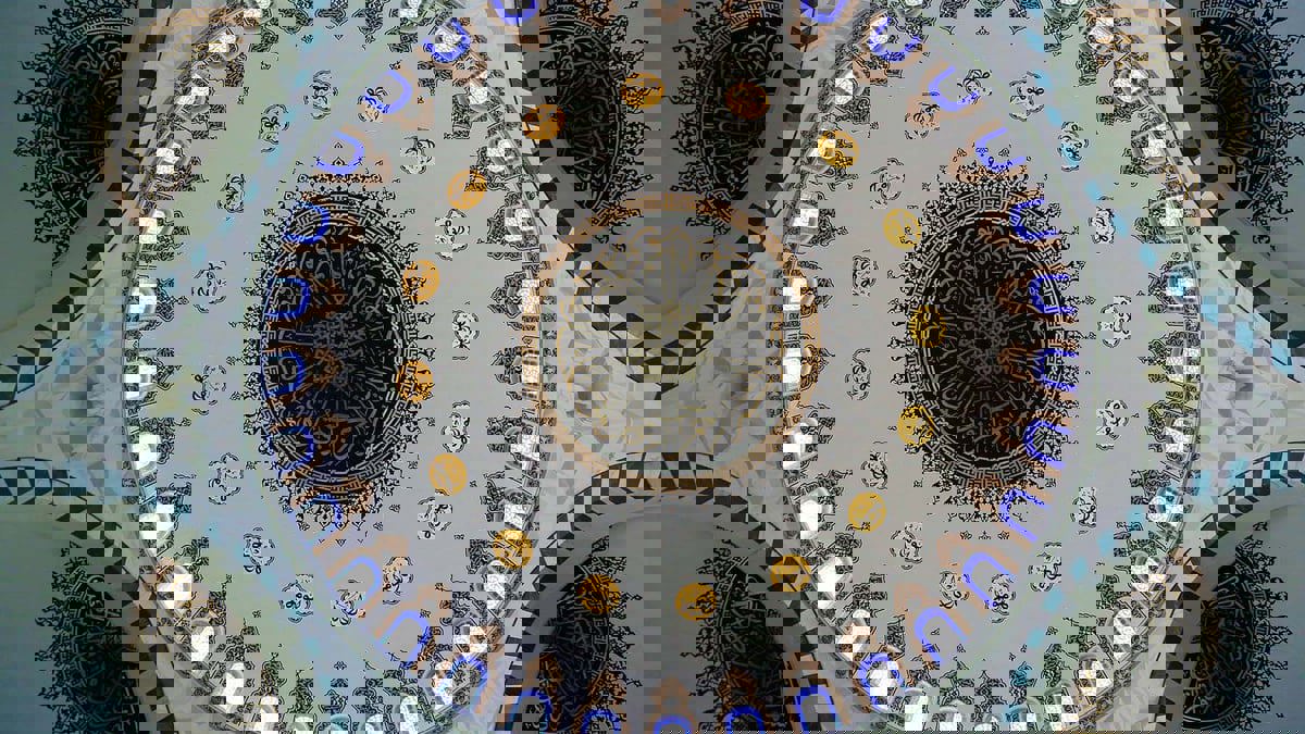 تصميمات بديعة.. رحلة في رحاب الفنون الإسلامية