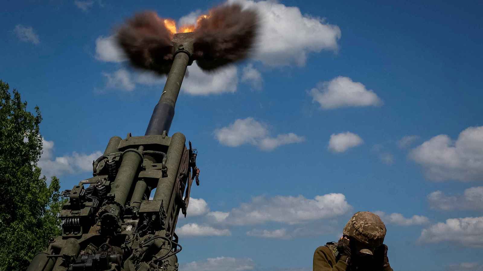 هل تستخدم أوكرانيا السلاح الكيميائي لوقف التقدم الروسي؟