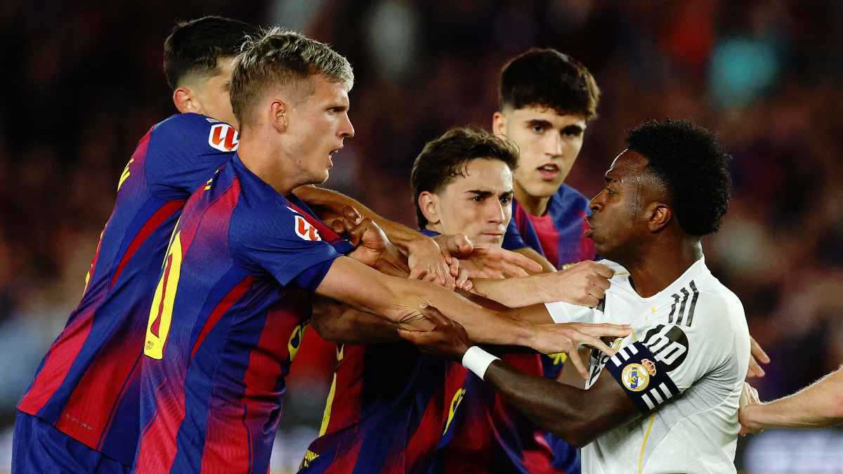 غافي عن أزمة تشواميني وفالفيردي: لو تشاجر لاعبو برشلونة بالأيدي لما أشركهم فليك 