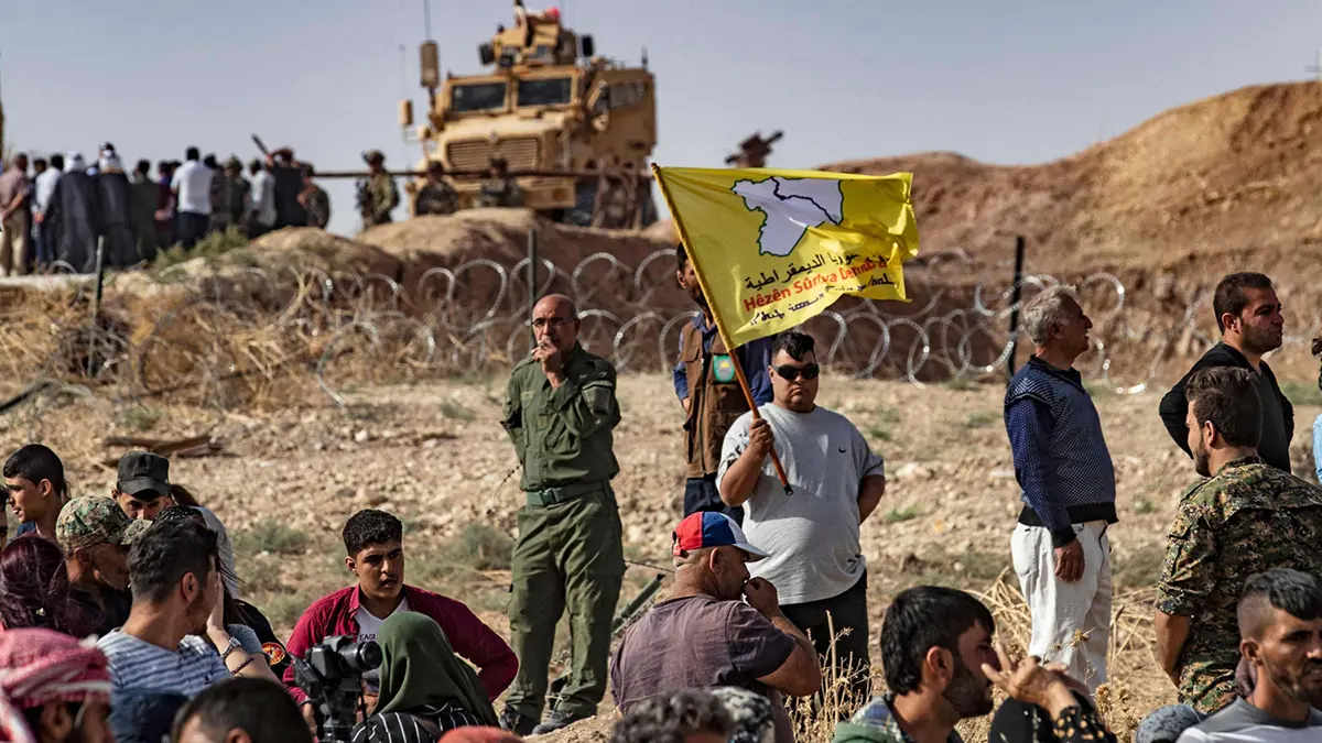 قوات سوريا الديمقراطية: أمريكا لم تف بالتزاماتها وسحبت قواتها من الحدود مع تركيا