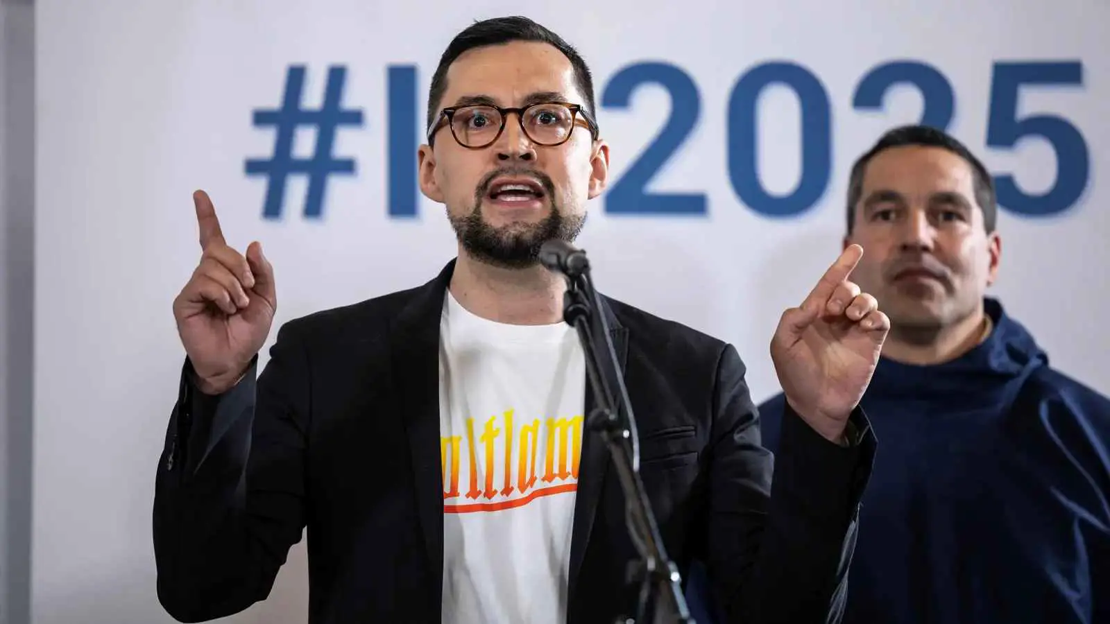 "لن تبلغ مرادك".. رئيس وزراء غرينلاند يرد على ترامب