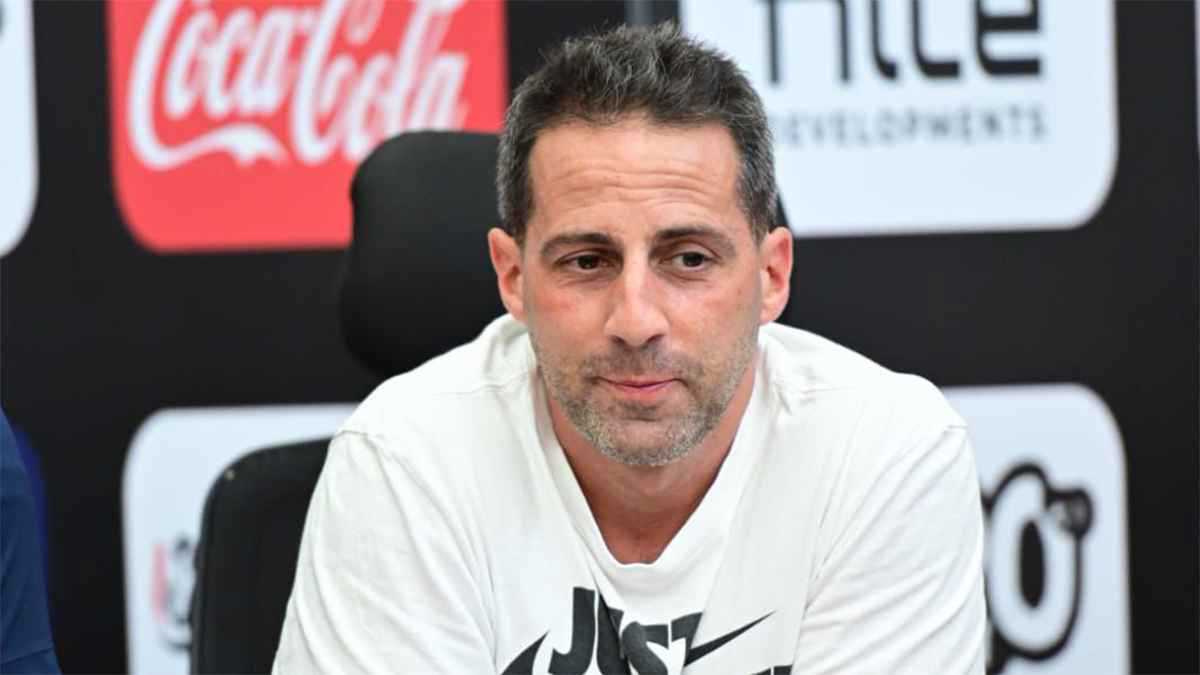 أول رد فعل من مدرب الزمالك بعد فوز مساعده بكأس العالم للشباب 