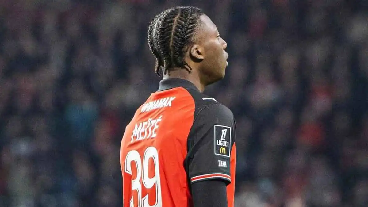 أرقام لا تُصدَّق.. تعليق ناري من بتال القوس على عرض الهلال لضم ميتي (فيديو)