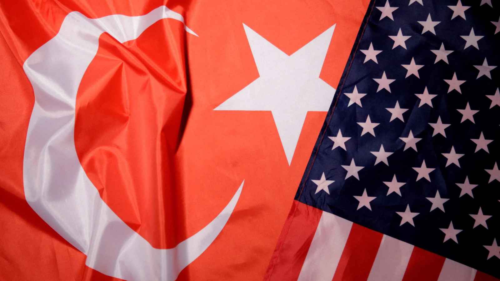 مقترح عقوبات على أنقرة.. هل تحمي واشنطن الأكراد أم "تلغم" طريق ترامب؟