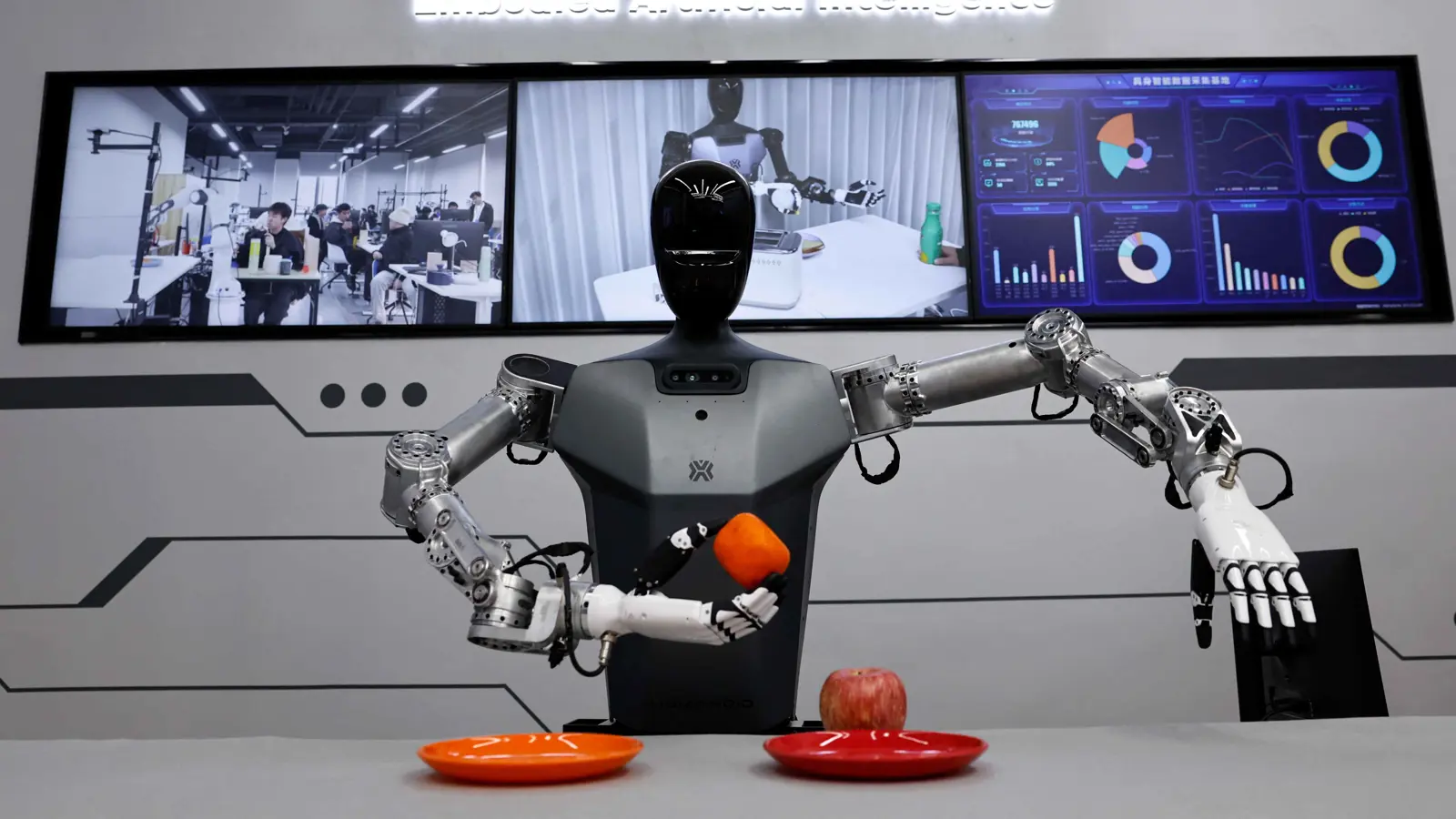 مسؤول صيني: لا خوف على البشر من الروبوتات