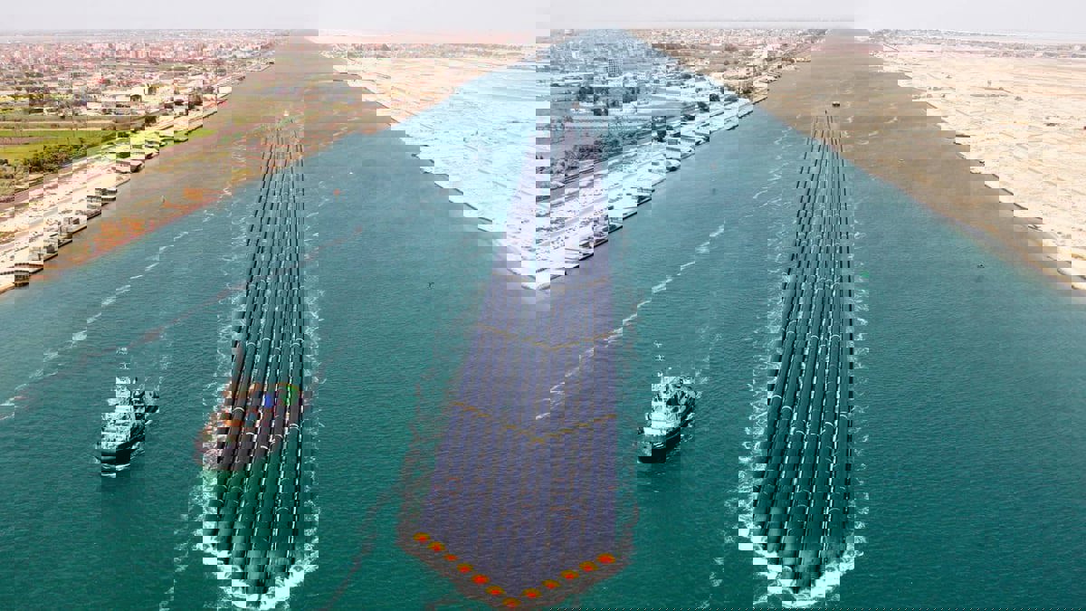 هيئة قناة السويس: العائد بالدولار يتراجع 40% منذ بداية العام 